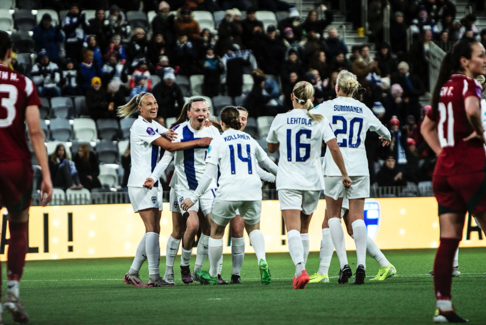 Helmarit kansikuva